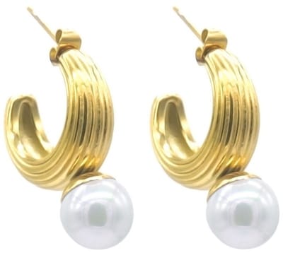 Oorbellen - oorstekers - accessoire - oorsieraad - sieraad - parel - goudkleurig - vrouwen - dames - hip - tijdloos - feest - cadeau