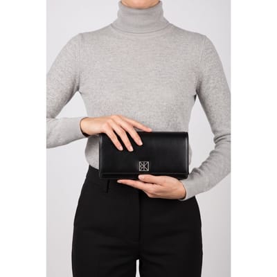 Calvin Klein Emblem Long Bifold Wallet Black Taglia: OS | Borse Outlet | Donna | Nero