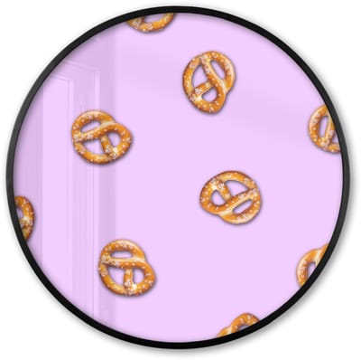 Poster in lijst Rond - Fotolijst 60x60 cm - Posters - Pretzels - Eten - Paars - Ronde posterlijst zwart - Decoratie - Wanddecoratie woonkamer - Muurdecoratie slaapkamer