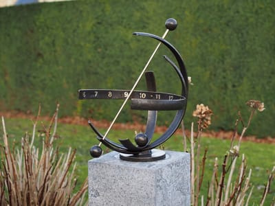 Zonnewijzer - bronzen zonnewijzer - 3 bogen - Bronzartes - 47 cm hoog