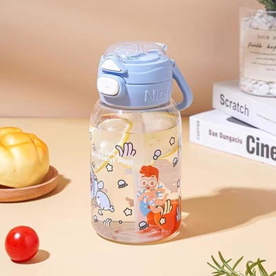 Rietjesbeker Voor Kinderen Afgesloten Lekvrij Cartoon Patroon Ontwerp Drinkgerei Draagbaar Sport Plastic Waterfles Met Handvat 650ML gray