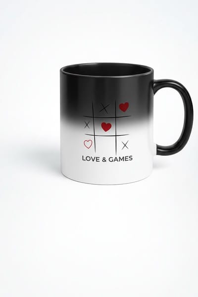 Magische Mok Liefde & Spelletjes - Warmte Gevoelige XOXO Tic-Tac-Toe Design Koffiemok