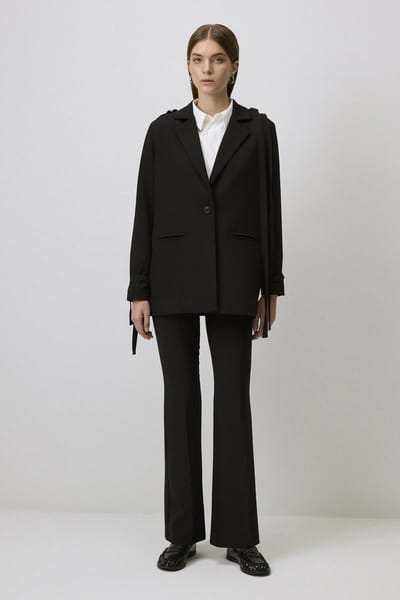 Touché Privé - Blazer met metalen accessoires - Zwart - Dames