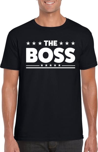 The Boss tekst t-shirt - zwart - voor heren - voor de Baas - Carnaval - Foute Party kleding - korte mouwen - directeur - leiding S