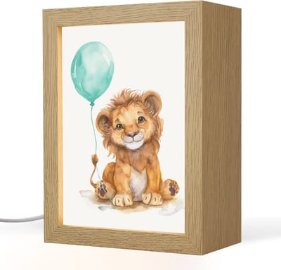 Nachtlampje 15x20 cm - Kinder lampje - Leeuw - Baby dier - Blauwe ballon - Tafellamp kinderkamer - Slaapkamer lamp - Bedlamp kinderen - Kinderlampje stopcontact - Wandlamp babykamer - Nachtlampjes