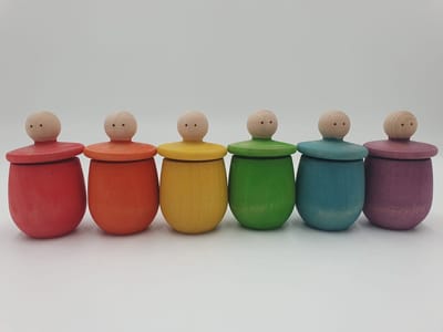 Houten poppetjes in bakjes - Regenboogkleuren - 6 stuks - Open einde speelgoed - Educatief montessori speelgoed