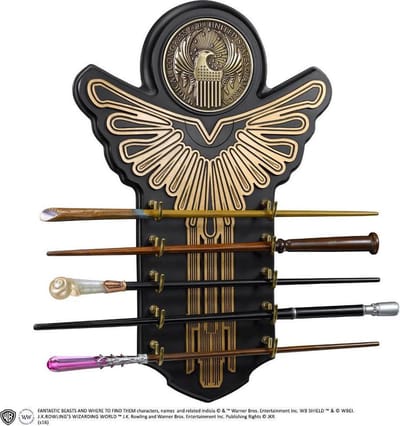 The Noble Collection Fantastic Beasts Wands - Collectors Set met wanddisplay