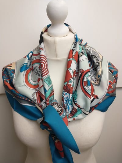 Vierkante dames sjaal Freja fantasiemotief petrol blauw tanny wit rood zwart mintgroen grijs 90x90