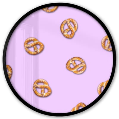 Poster in lijst Rond - Fotolijst 40x40 cm - Posters - Pretzels - Eten - Paars - Ronde posterlijst zwart - Decoratie - Wanddecoratie woonkamer - Muurdecoratie slaapkamer