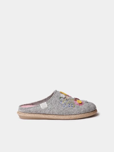 Damesslippers van vilt met bloemen | DELI-EF