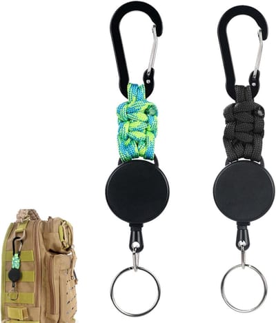Retractable Badge Reel Lanyard met Sleutelhanger en Carabiner - Uitbreidbare ID Kaarthouder voor Draagbaar Gebruik (Camo Groen Zwart)