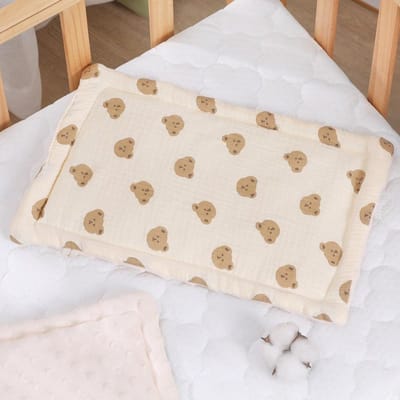 Coussinet pour nouveau-né en coton velours haricot motif dessin animé oreiller plat coussinet anti-régurgitation pour bébé