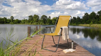 Sunnydays Picnic camping/strand stoel - aluminium - inklapbaar - geel - L53 x B55 x H75 cm