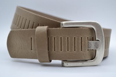 Taupe Glad Leren Riem – Nederlands split leer - Heren Dames Unisex - Taille maat: 85 cm - Totale lengte: 100 cm - Merk: Scotts Bluf