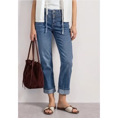 Jeans met Straight Leg pijpen in casual pasvorm en omgeslagen boorden