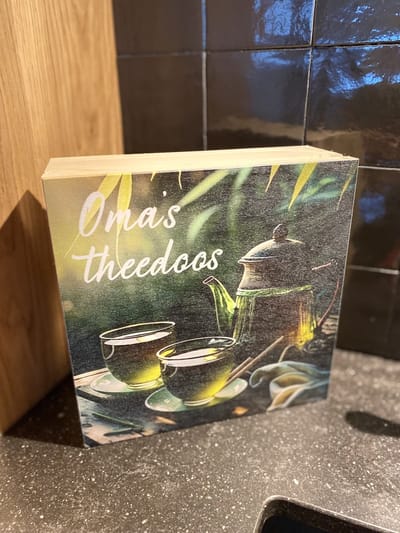 Creaties van Hier - theedoos - 9 vaks - gepersonaliseerd cadeau - 23,5x21x7,5 cm – grenen
