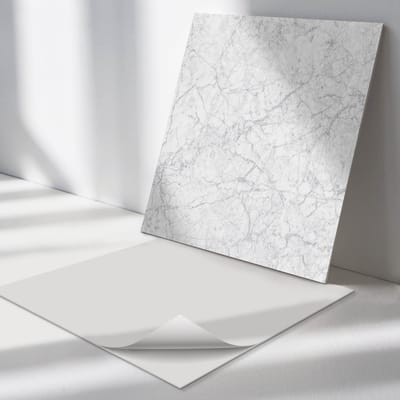 Wallfluent Vinyl Tegels - Marmerpatroon met Aderen Zelfklevende Vinyl Tegels - 30 cm x 30 cm - Wit Vinyl Tegels - 9 stuks - Vierkant PVC Tegels - Texturen Plaktegels - Vinyl Wandtegels - Plaktegels Keuken en Badkamer