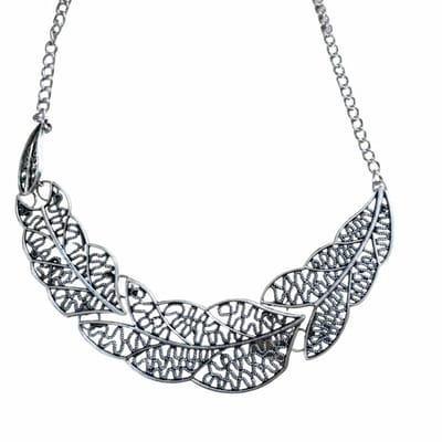 Metalen blad ketting zilverkleur