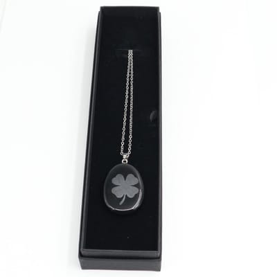 Talisman ketting Klavertje vier zwart