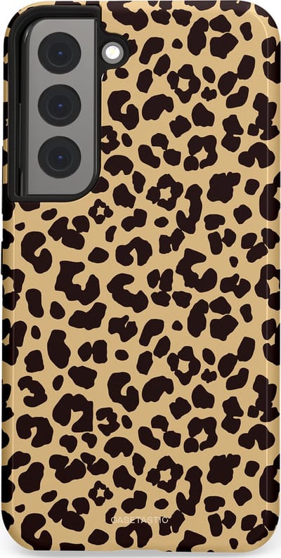 Casetastic Hoesje Geschikt voor Samsung S22 - Stijlvolle Beschermende Duo-layer Case - Wild