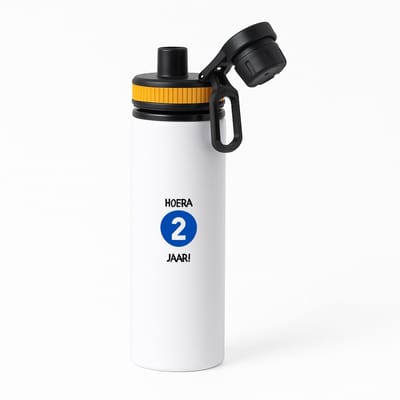 Hacebo® - Hoera 2 jaar waterfles met draaidop oranje - Verjaardag - jarigen - Verjaardagscadeau - peuter - Happy birthday - water fles - 850ML