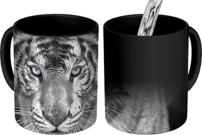Magische Mok - Foto op Warmte Mokken - Koffiemok - Dieren - Tijger - Zwart wit - Ogen - Blauw - Magic Mok - Beker - 350 ML - Theemok