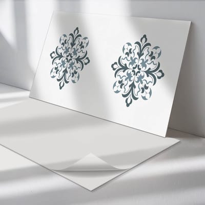 Wallfluent Vinyl Wandpaneel - Bloemenpatroon in symmetrie PVC Muurpaneel - 100 cm x 50 cm - Grijs PVC wandpaneel - 1 stuk - Rechthoekig Wandbekleding Vinyl - Patroon Wandpaneel - Zelfklevende Wandbekleding - Wandpaneel Keuken en Badkamer