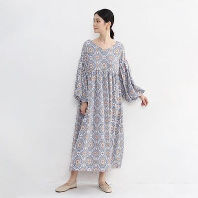 Eenvoudige luie stijl lantaarn lange mouwen etnische stijl lange grote ronde hals losse stiksels jurk vrouwelijk bloemen One size