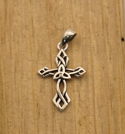 Sterling zilveren hanger kruis - kruizen hangertjes van 925 zilver - kruis hangertje van zilver - kruisje ketting zilver - hangertje planeten - keltische kruis hanger van sterling zilver - kruis met oneindige knoop hanger - klein hanger van kruis