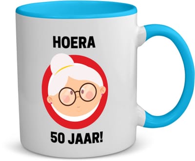 Akyol - hoera 50 jaar! vrouw koffiemok - theemok - blauw - 49+1 - mensen die 50 zijn geworden - 50 jaar sarah cadeau - jubileum vrouw - verjaardags - grappige tekst - jarig - verjaardag - 350 ML inhoud