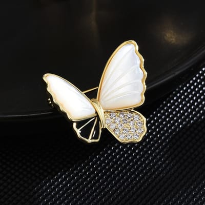 Dames Broche Ontwerp Lichte Luxe Elegante Diamant Ingelegd Zirkonia Vlinder Modieus En Veelzijdig Niche Ontwerp Broche white