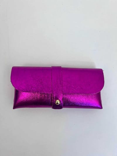 Zonnebrilhoes Fuchsia Roze | Metallic - Echt leer 100% - 16 x 8 cm - Accessoire - Zonnebril Modern Hip Trendy - Trendsetter Wauw - Fashion Trending Handig Gadget - Sunglasses Wallet - Zon - Lente Zomer - Accessoires - Dames - Heren - Kinderen - Vrouw