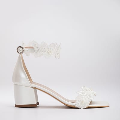 Dana Lace Bridal Laag Hak Sandalen