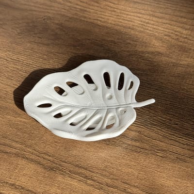 Een 3D-geprint zeepbakje en zeepdispenser Ontworpen voor Thuisgebruik bij de Badkamergootsteen, Kenmerkend door een Minimalistische Stijl 1pc wit