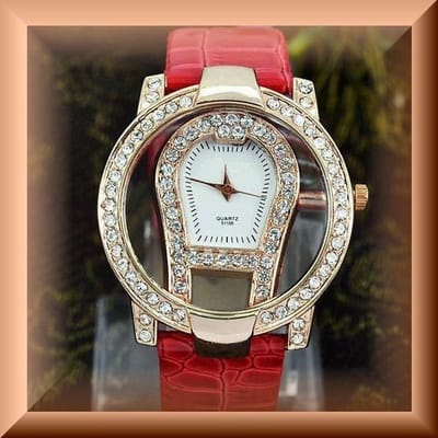 Nieuw, schitterend horloge met hoefijzer en strass