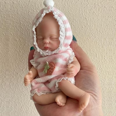 Siliconen Baby Poppen - Mini Poppen - Spelen en Verzorgen - Volledig Massief Siliconen - 15 cm - Niet Gespecificeerd