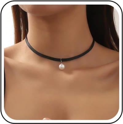 Elegante Vintage Leren Ketting met Parels en Zwart Leren Hanger - Gothische Suede Ketting met Enkele Parel en Hondenhalsband Ontwerp, One Size, Duurzaam en Stijlvol
