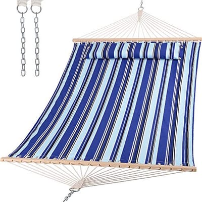 SUNCREAT Dubbele gewatteerde hangmat met hardhouten spreidstang, extra groot zacht kussen, robuuste hangmat voor 2 personen voor binnen en buiten (blauwe strepen)