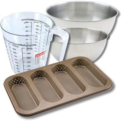 Bakset met geperforeerde bakvorm voor 4 mini baguettes 33 x 22 cm van staal, 2 mengkommen, maatbeker en spatel Zenker