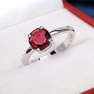 Nieuwe Vier Klauw Vierkante Granaatrode Ring Stempel Mode Sieraden Bruiloft Verloving Cadeau Voor Vrouwen 8 white