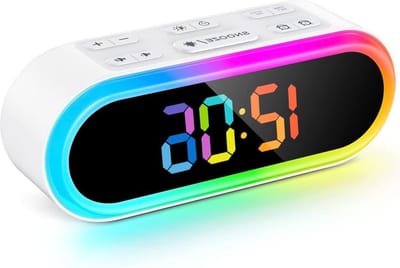 Dubbele Wekker Weekdag-Weekend Regenboog Nachtlampje Dimbaar 7 Weksignalen Sluimerfunctie Stroomvoorziening Stopcontact Kleine Regenboog LED Digitale Klok Voor Kinderen