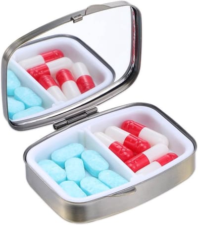 Pillendoos met spiegel en vintage design, 2-vakken pillen-organizer van metaal voor vitamines, voedingssupplementen en medicijnen tijdens het reizen