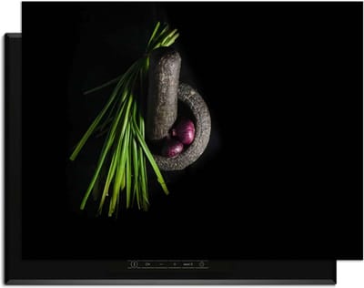 KitchenArt - Midnight Herb - Inductie Beschermer - 78x52 cm - Kookplaat Beschermer - Luxe Afdekplaat Inductieplaat - Anti-slip & Oprolbaar - Beschermmat Inductiekookplaat