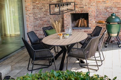 5-delige tuinset | 4 Mona tuinstoelen (Black) | 180cm ovale Cyprus tuintafel (Wood)