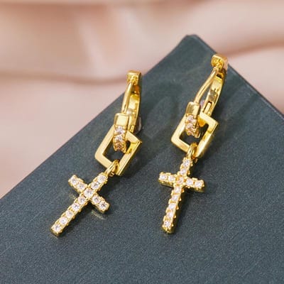 Boucles d'oreilles Pendentifs Croix Dorées Hip-Hop de Luxe Avec Zircon Cubique Scintillant Boucle d'oreille beige