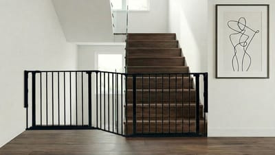 Safetots Overloop Oplossing met Twee Deuren en Meerdere Panelen voor Trappen Omhoog en Omlaag, Zwart, 226cm lang, Inclusief 2 Deurtjes