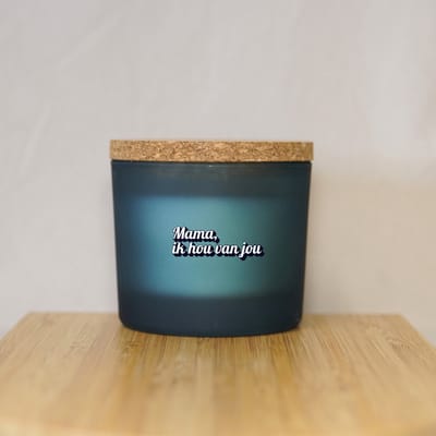 Bolsius Geurkaars Mama ik hou van je - Woody Wellness - Blauw Glas - Cadeau Mama - Moederdag - Moederdag Cadeautje - Moederdag Cadeau voor Mama