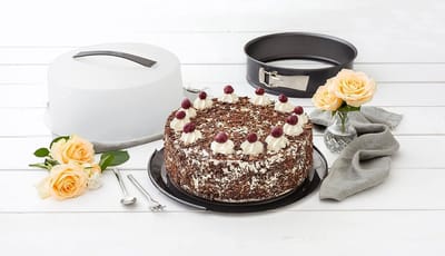 springvorm met transportkap Ø 28 cm DELUXE, bakvorm met geëmailleerde vlakke bodem en draagkap, ronde taartvorm voor sappige taarten to go (kleur: zwart metallic), hoeveelheid: 1 stuk
