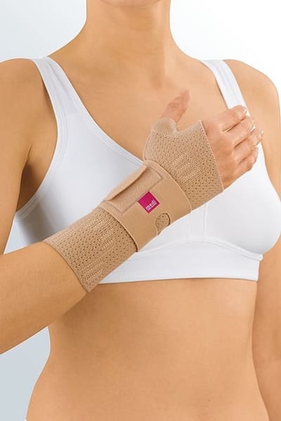 Medi Manumed Active Polsbrace - Sand - Kant: Rechts, Maat (polsomtrek): Maat 2: 15 - 17 cm