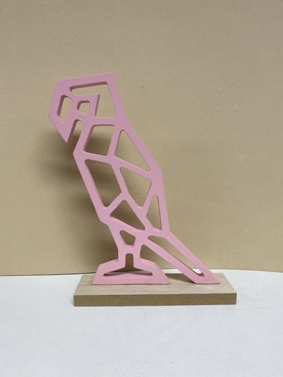 Decoratieve papegaai op houten voet - roze - hoogte 24x16.5x5cm - raamornament - woondecoratie